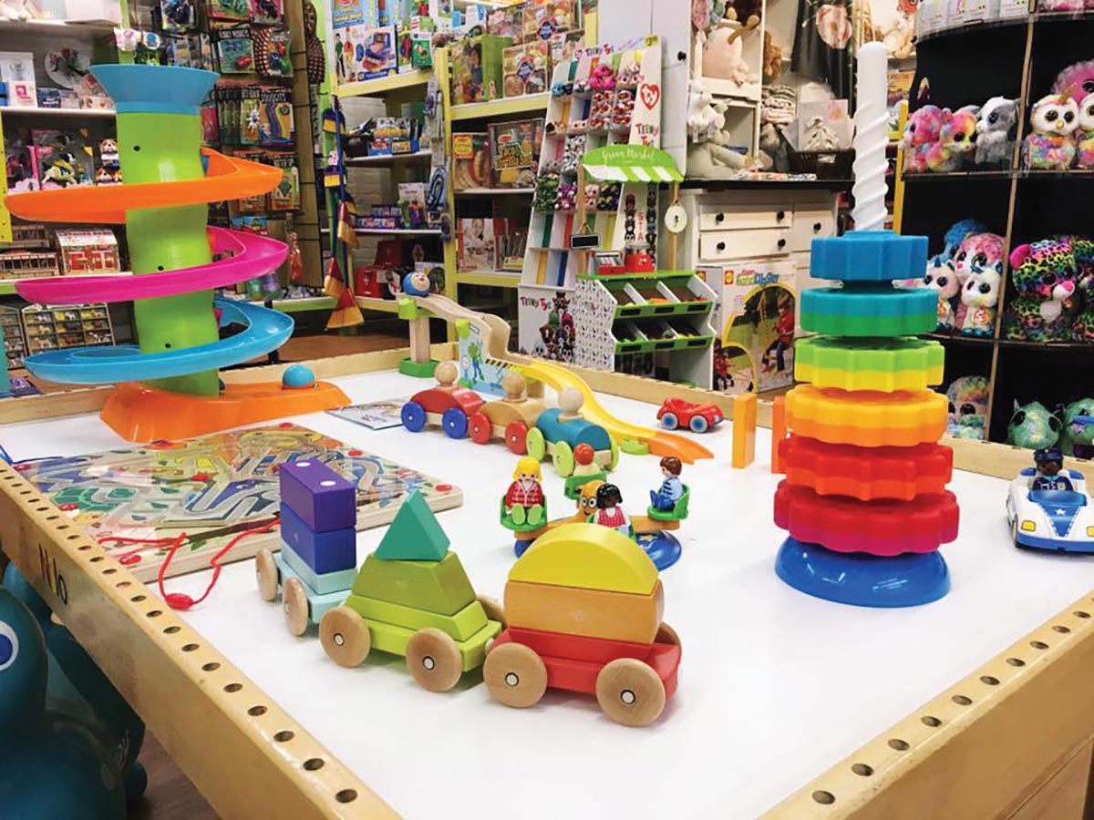 Staunton, Virginia Toy & Book Shop Pufferbellies Smart Retailer